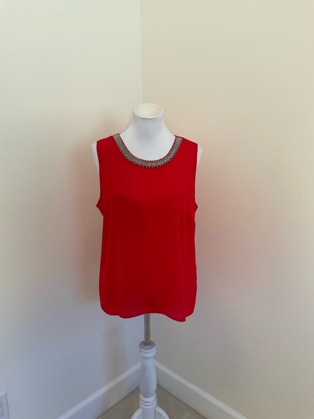 Daniel Rainn Elegant Red Sleeveless Tunic Blouse